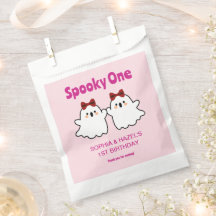 Spooky Een Schattigee Tweeling Meisjes Halloween 1