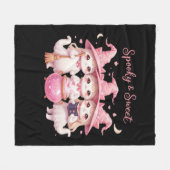 Spooky en lieve Schattigee heksenkat Oversized T-s Fleece Deken (Voorkant (Horizontaal))