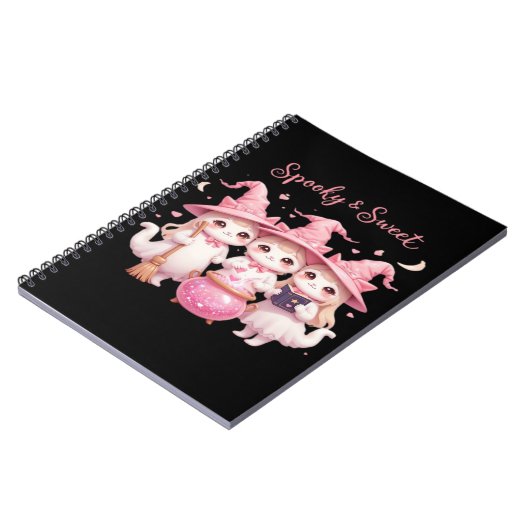 Spooky en lieve Schattigee heksenkat Oversized T-s Notitieboek (Linkerzijde)