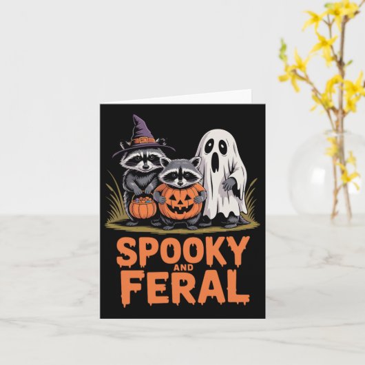 Spooky en wilde Halloween Ghost Raccoon Opossum Kaart (Gele Bloem)