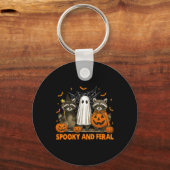 Spooky en wilde Halloween Schattigee Ghost Raccoon Sleutelhanger (Voorkant)