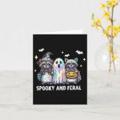 Spooky en wilde wasbeer Halloween wasbeer geest T Kaart (Gele Bloem)