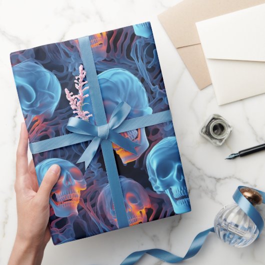 Spooky Florescent Blue Skulls Halloween Cadeaupapier (Geschenken)