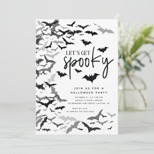 Spooky Flying Bat Halloween Party Kaart (Staand voorkant)