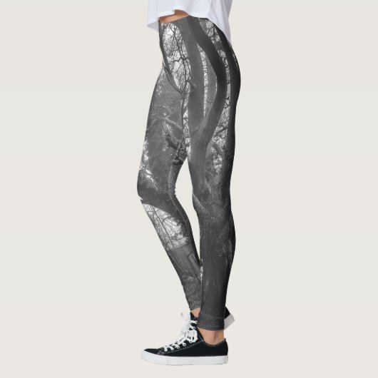 Spooky Forest Black en White Photography Leggings (Links)