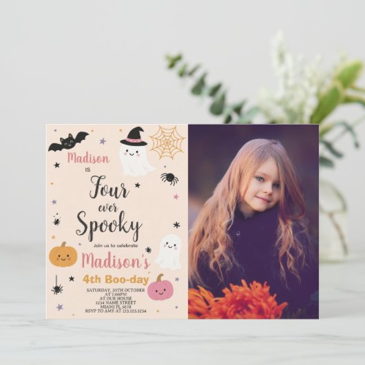 Spooky Four Kinder Halloween Verjaardagsuitnodigin Kaart (Staand voorkant)