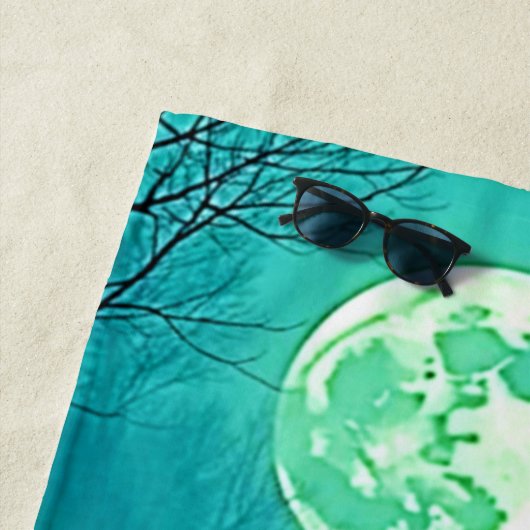 Spooky Full Moon Night Design Strandlaken (In situ)