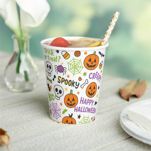Spooky & Fun Pumpkin - Kleurrijk Halloween Patroon Papieren Bekers (Insitu)