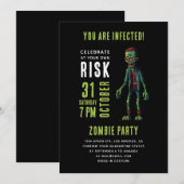 Spooky Funny Zombie Halloween Party | Black Grunge Kaart (Voorkant / Achterkant)