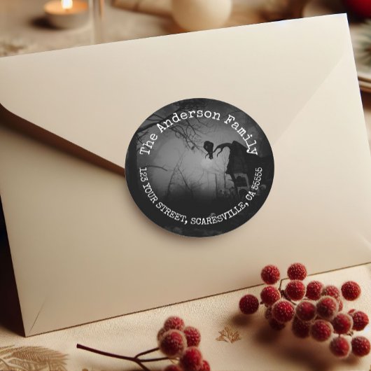 Spooky gepersonaliseerde naam Black Raven Hallowee Ronde Sticker