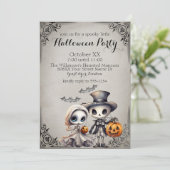 Spooky Ghost Doll en Skeleton Halloween Party Kaart (Staand voorkant)