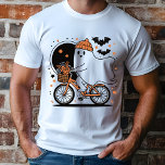 Spooky Ghost Riding Bicycle Modern Halloween Tri-Blend Shirt<br><div class="desc">Spooky Ghost Riding Bicycle Modern Halloween heeft een schattige geest die op een fiets rijdt met de maan op de achtergrond en vleermuizen die erboven vliegen. Perfect voor Halloween-outfits en -feesten. Creëer door Evco Studio www.zazzle.com/store/evcostudio</div>