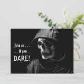 Spooky Grim Reaper fotografie Halloween Party Kaart (Staand voorkant)