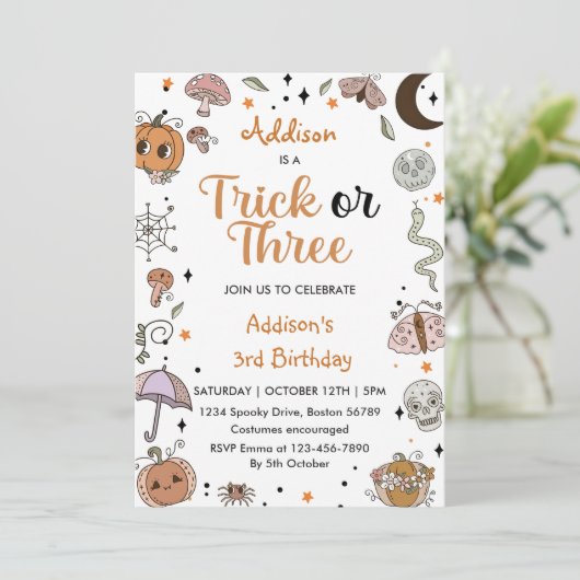 Spooky Halloween 3e verjaardag Party uitnodiging (Staand voorkant)