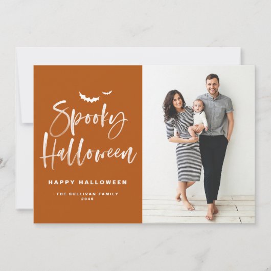 Spooky Halloween Brush Lettering Oranje foto Feestdagenkaart (Voorkant)