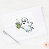 Spooky Halloween Ghost Holding Matcha Vierkante Sticker (Envelop)