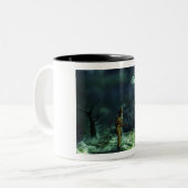 Spooky Halloween Grim Reaper en Haunted House Tweekleurige Koffiemok (Voorkant links)