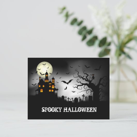 Spooky Halloween Haunted House Feestdagenkaart (Staand voorkant)