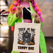 Spooky Halloween huis met geesten en pompoenen Tote Bag