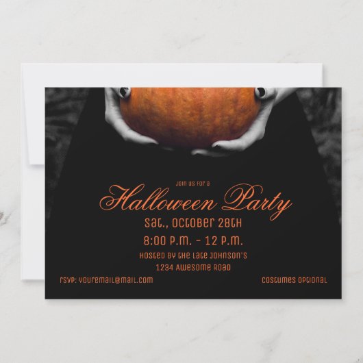 Spooky Halloween Meisje Met Pompoen Uitnodiging (Voorkant)