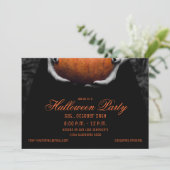 Spooky Halloween Meisje Met Pompoen Uitnodiging (Staand voorkant)