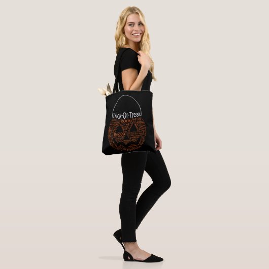 Spooky Halloween Pumpkin Typografie Oranje Black Tote Bag (Op model)