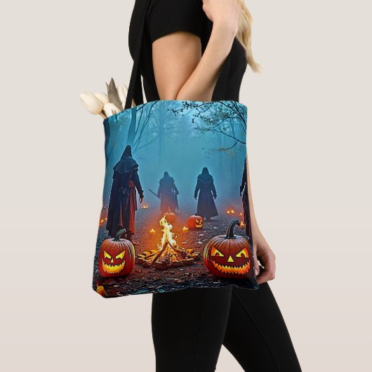 Spooky Halloween Ritual Design Tote Bag (Dichtbij)