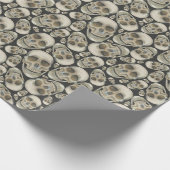 Spooky Halloween Skulls Pattern Cadeaupapier (Hoek)