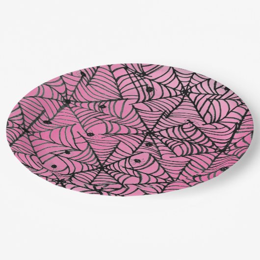 Spooky Halloween Spider Webs op Roze Papieren Bordje (Gekanteld)