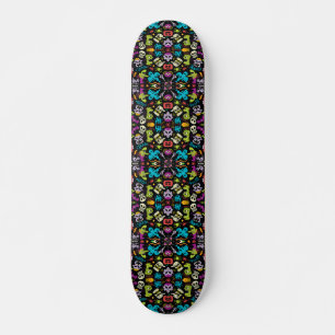 Spooky Halloween-wezens met een koel patroonontwer Persoonlijk Skateboard