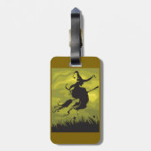 Spooky Halloween Witch Flying on Broomstick Bagagelabel (Achterkant verticaal)
