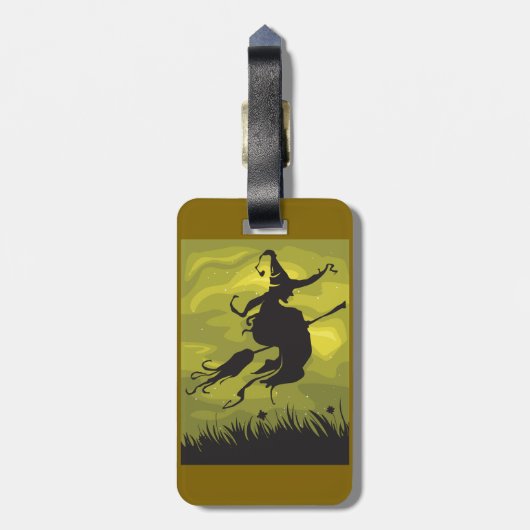 Spooky Halloween Witch Flying on Broomstick Bagagelabel (Achterkant verticaal)
