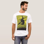 Spooky Halloween Witch Flying on Broomstick T-shirt (Voorkant volledig)