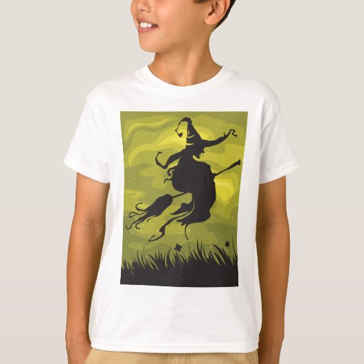 Spooky Halloween Witch Flying on Broomstick T-shirt (Voorkant)