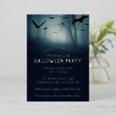 Spooky Haunted Forest Halloween Feest Echt Folie Uitnodiging (Staand Voorkant)