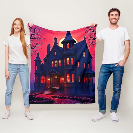Spooky Haunted House bij Dusk Design Fleece Deken (In situ)