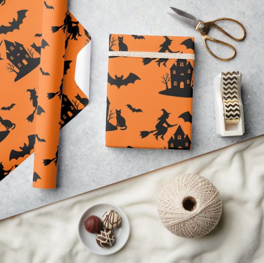 Spooky Haunted House & Witch Silhouette | Cadeaupapier (Crafts)