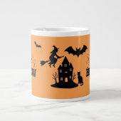 Spooky Haunted House & Witch Silhouette | Grote Koffiekop (Voorkant)