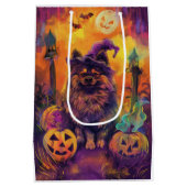 Spooky Keeshond Hond Halloween Heks en Pompoen Medium Cadeauzakje (Achterkant)