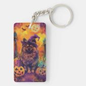 Spooky Keeshond Hond Halloween Heks en Pompoen Sleutelhanger (achterkant)