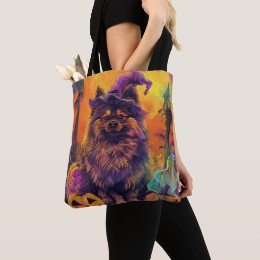 Spooky Keeshond Hond Halloween Heks en Pompoen Tote Bag (Dichtbij)