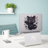 Spooky Kitten Web Halloween Sticker (Laptop op bureau)