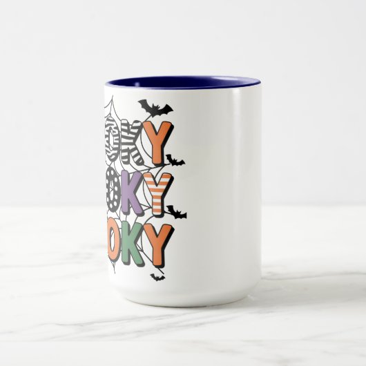 Spooky Lettering Witch Pet en Bats Halloween Mok (Midden)