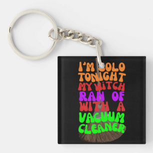 Spooky Liefde Verloren: Heksen Ride Vacuums Hallow Sleutelhanger