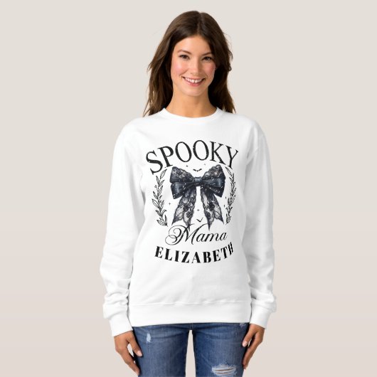 Spooky Mama Halloween Coquette Bow Aangepaste Naam Trui (Voorkant volledig)