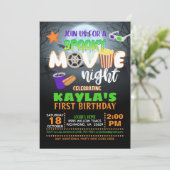 Spooky Movie Night Birthday Uitnodiging (Staand voorkant)