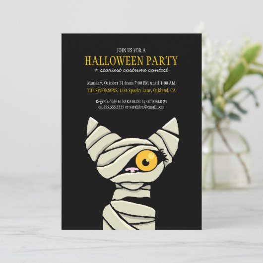 Spooky Mummy Cat Halloween Party Uitnodigingen (Staand voorkant)