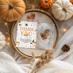 Spooky One Birthday Foto Bedankt Kaart<br><div class="desc">Stuur een lieve en spookachtige dankbetuiging met deze Spooky One eerste verjaardag foto bedankkaart. Met waterverf pompoenen, spoken, spinnenwebben en ruimte voor de foto van je kind, is deze kaart ideaal om de eerste boo-day van je kleintje in stijl te vieren. Een feestelijke manier om vrienden en familie te bedanken...</div>