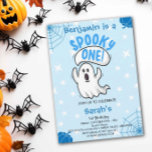 Spooky One Cute Funny Halloween Ghost 1st Birthday Kaart<br><div class="desc">Deze leuke en schattige Halloween-themed uitnodiging. gepersonaliseerde Uitnodiging van de 1ste verjaardag van de Halloween (voeg uw verpersoonlijking toe: de Datum van de partij,  de Tijd,  de Plaats,  en Info RSVP)</div>