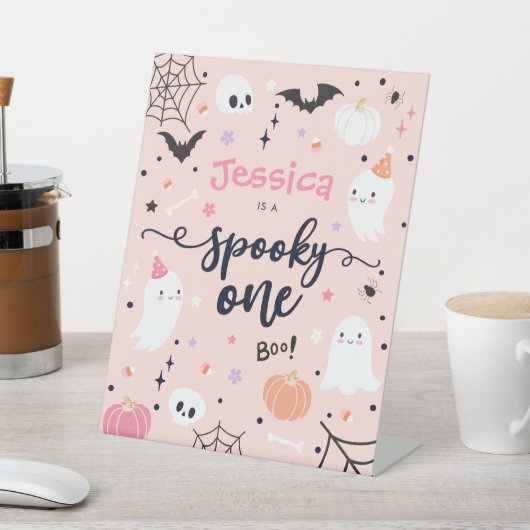Spooky One Cute Halloween Ghost 1e verjaardag Reclamebord Met Voetstuk (Insitu)